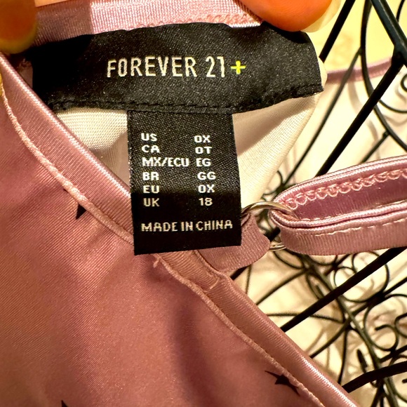 Forever 21 silky pink/purple stars cami - Picture 3 of 7